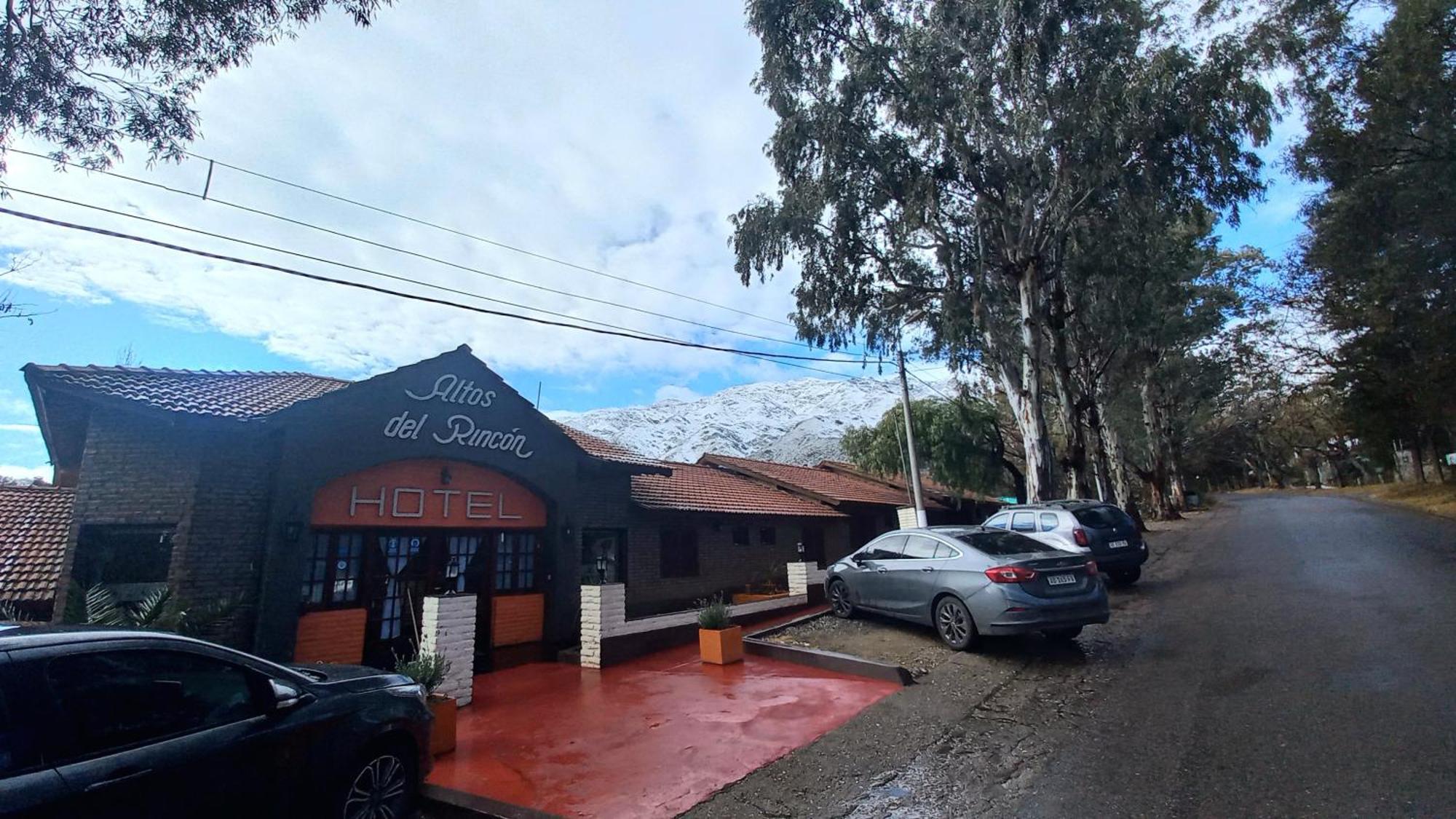 Hotel Altos Del Rincon Мерло Экстерьер фото